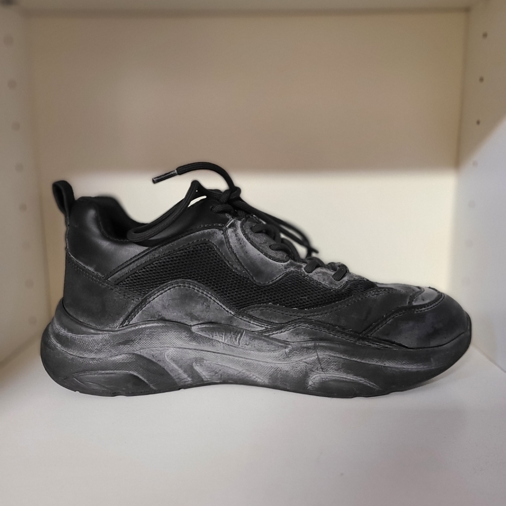 Chunky Black Sneakers